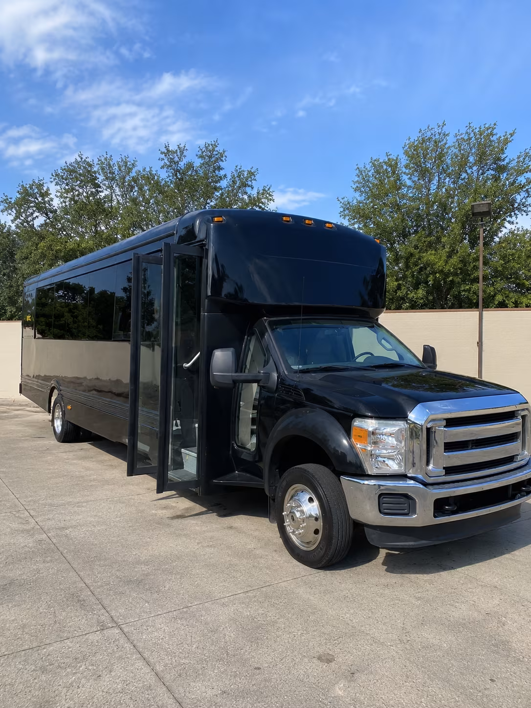 Irving Winery Tour & Pub Crawl Transportation group transportation